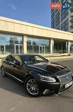 Седан Lexus LS 2013 в Дніпрі