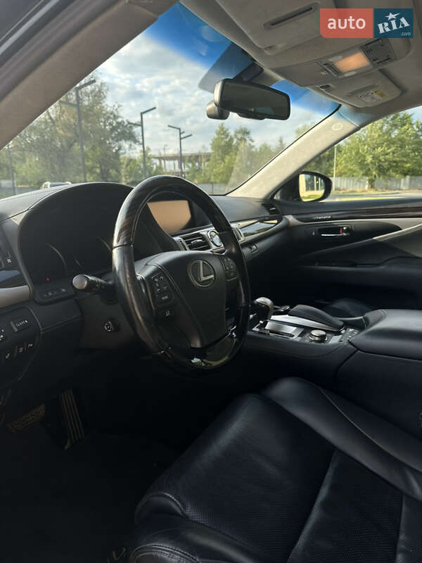 Седан Lexus LS 2013 в Днепре
