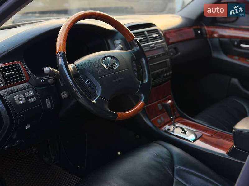 Седан Lexus LS 2004 в Дніпрі