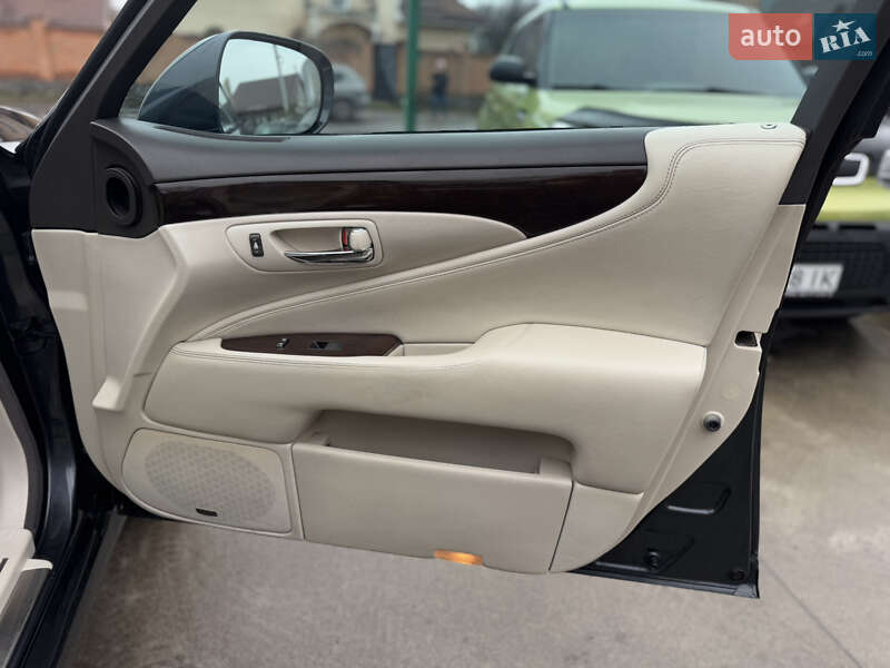 Седан Lexus LS 2007 в Бердичеве фото 35 Седан Lexus LS 2007 в Бердичеве