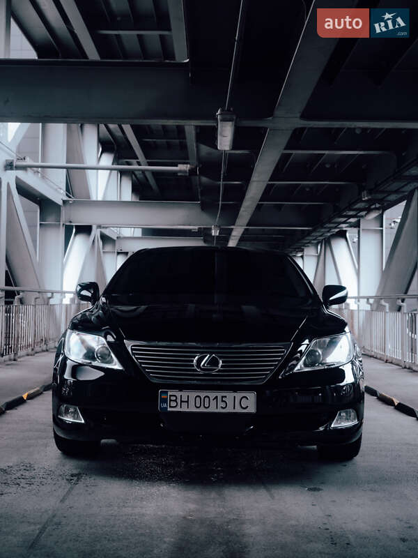 Седан Lexus LS 2007 в Киеве