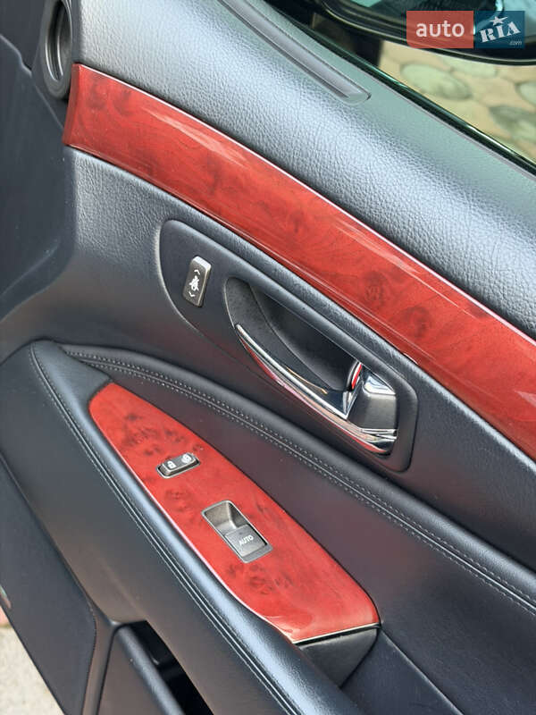 Седан Lexus LS 2007 в Вараше