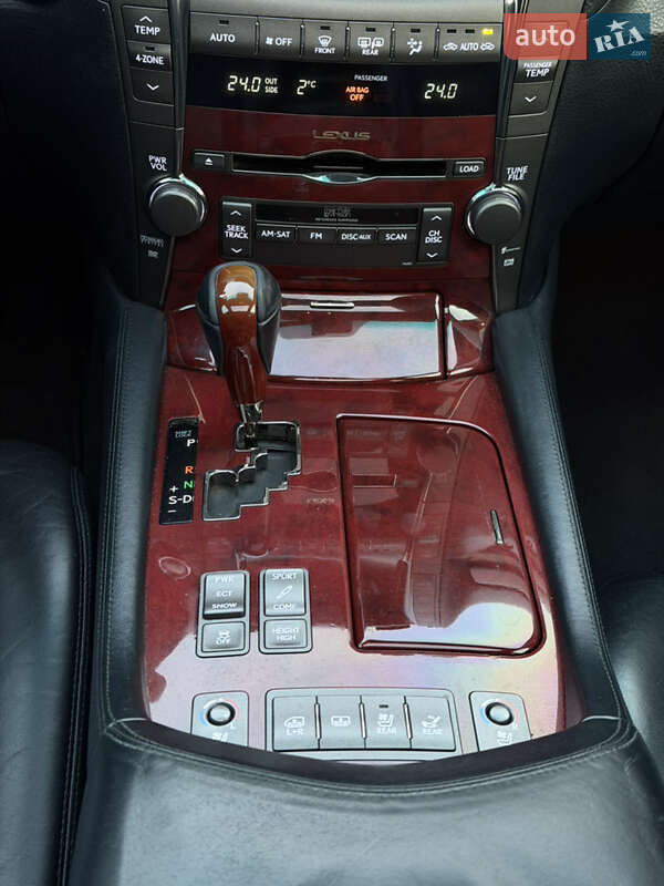 Седан Lexus LS 2007 в Вараше
