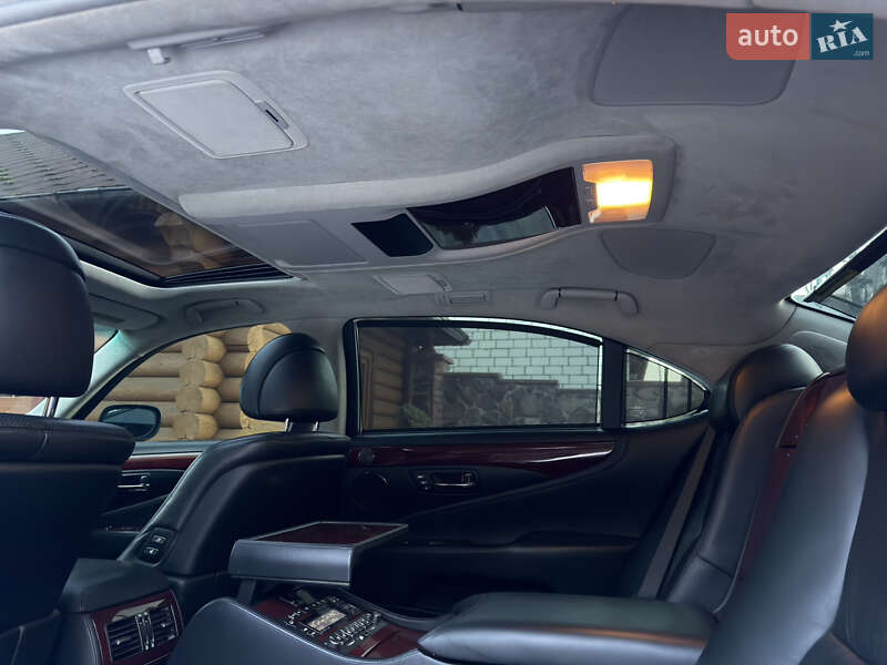 Седан Lexus LS 2007 в Вараше