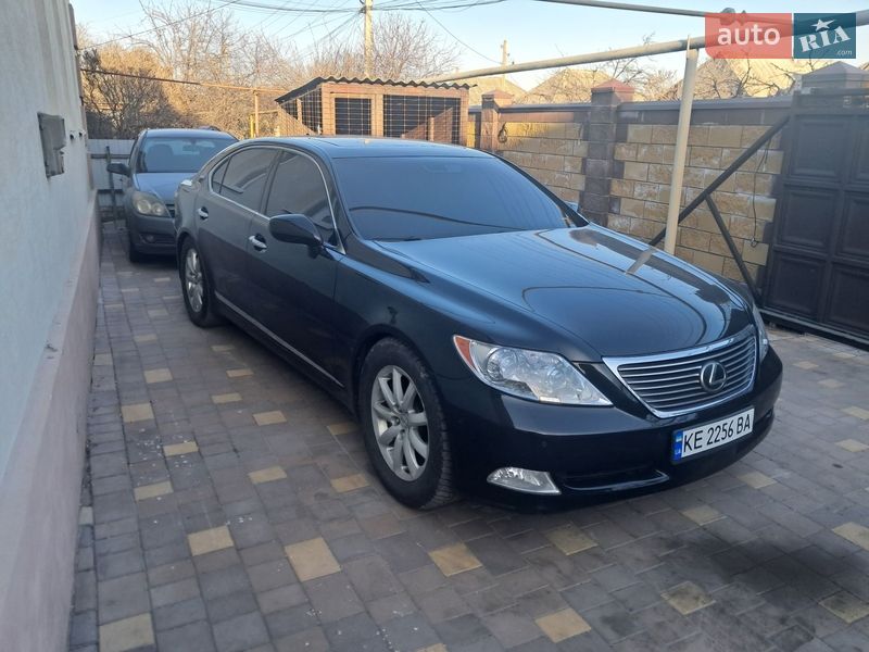 2006 Lexus LS, VIN JTHGL46F475007201:plate — фото 1 (autoria)