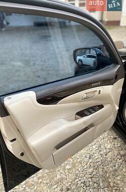 Седан Lexus LS 2008 в Ивано-Франковске