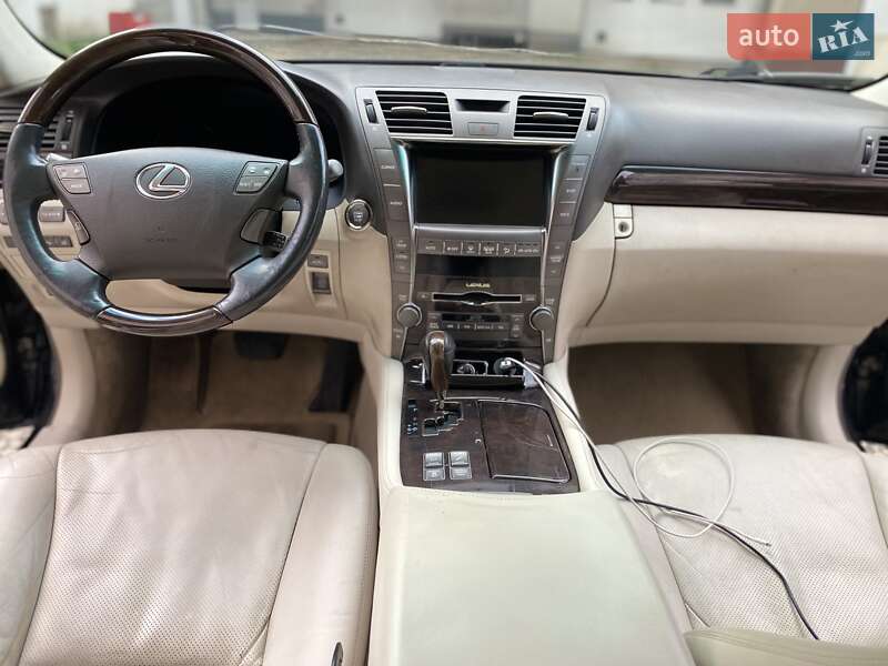 Седан Lexus LS 2008 в Ивано-Франковске