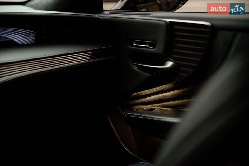 Седан Lexus LS 2018 в Ивано-Франковске фото 37 Седан Lexus LS 2018 в Ивано-Франковске