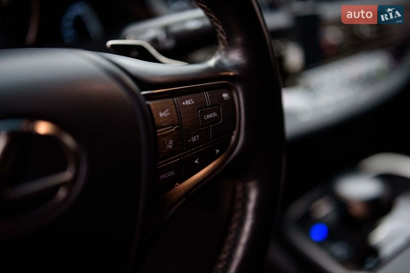 Седан Lexus LS 2018 в Ивано-Франковске фото 44 Седан Lexus LS 2018 в Ивано-Франковске