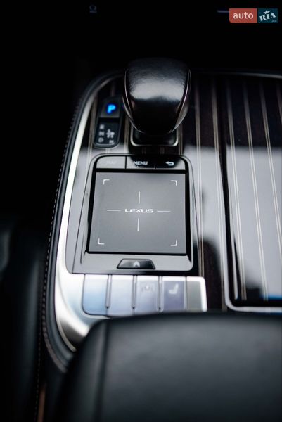 Седан Lexus LS 2018 в Ивано-Франковске фото 45 Седан Lexus LS 2018 в Ивано-Франковске