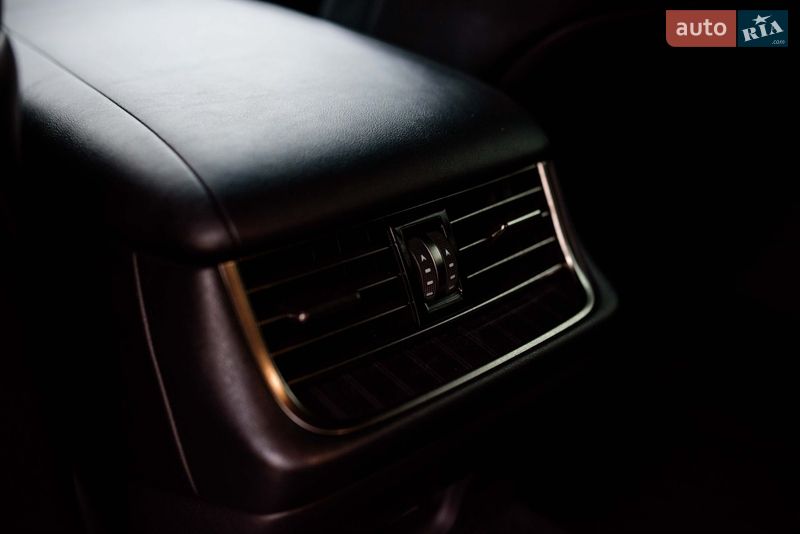 Седан Lexus LS 2018 в Ивано-Франковске фото 50 Седан Lexus LS 2018 в Ивано-Франковске