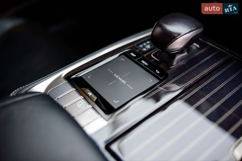 Седан Lexus LS 2018 в Ивано-Франковске