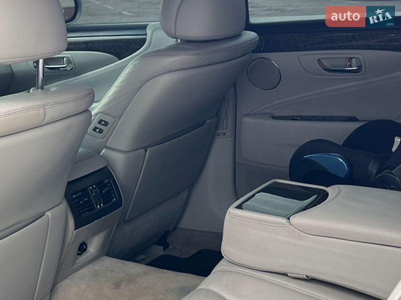 Седан Lexus LS 2007 в Львове