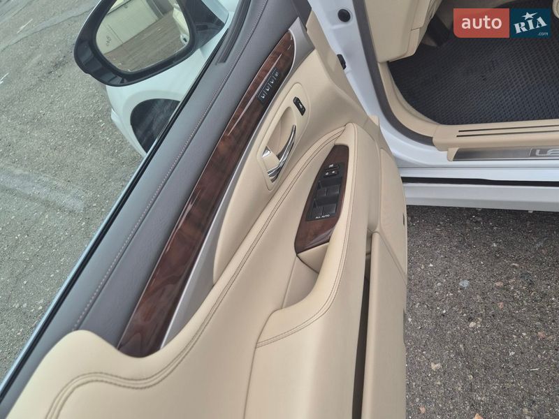 Седан Lexus LS 2013 в Киеве