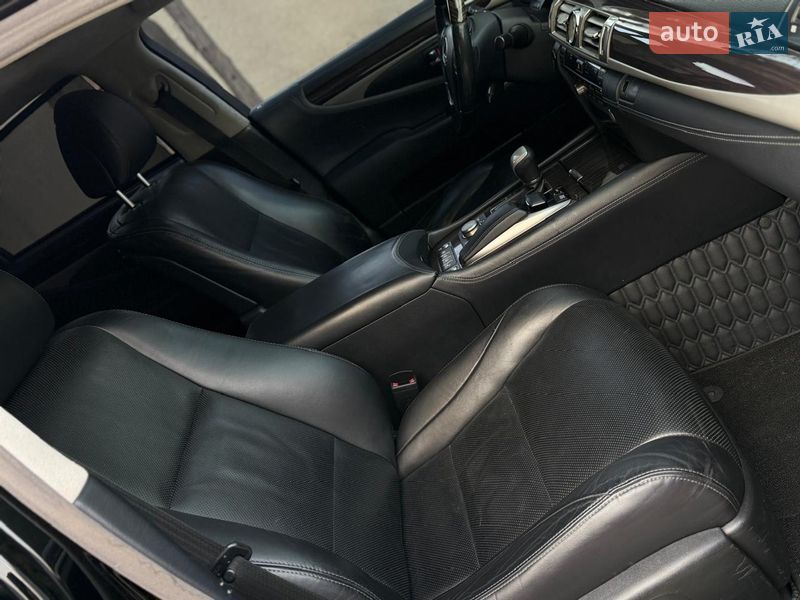 Седан Lexus LS 2013 в Ровно