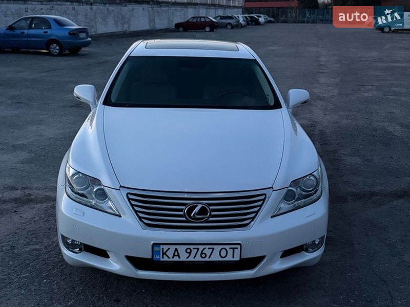 Седан Lexus LS 2010 в Чернигове