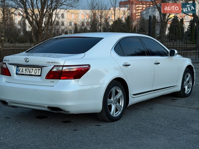 Седан Lexus LS 2010 в Чернигове