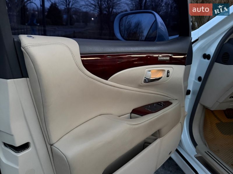 Седан Lexus LS 2010 в Чернигове