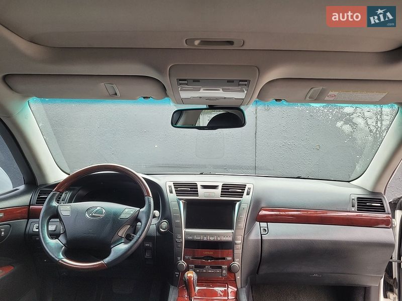 Седан Lexus LS 2008 в Киеве