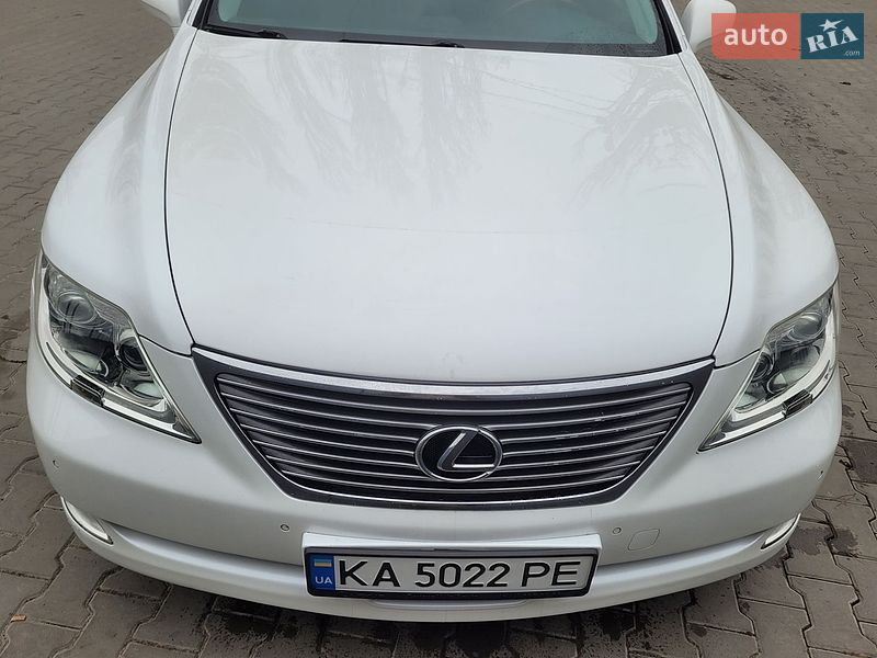 Седан Lexus LS 2008 в Киеве