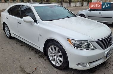 Седан Lexus LS 2008 в Киеве