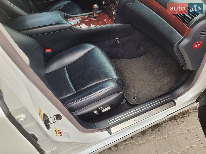 Седан Lexus LS 2008 в Киеве