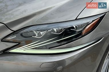 Седан Lexus LS 2018 в Киеве