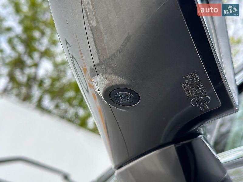 Седан Lexus LS 2018 в Киеве