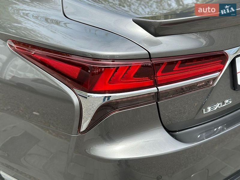 Седан Lexus LS 2018 в Киеве