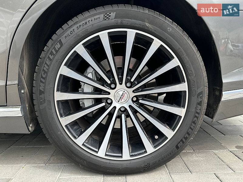 Седан Lexus LS 2018 в Киеве