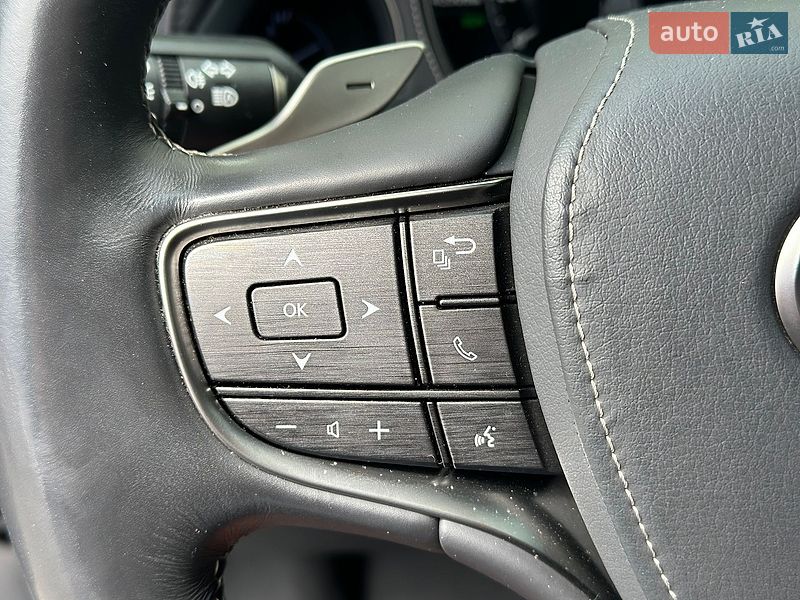 Седан Lexus LS 2018 в Киеве