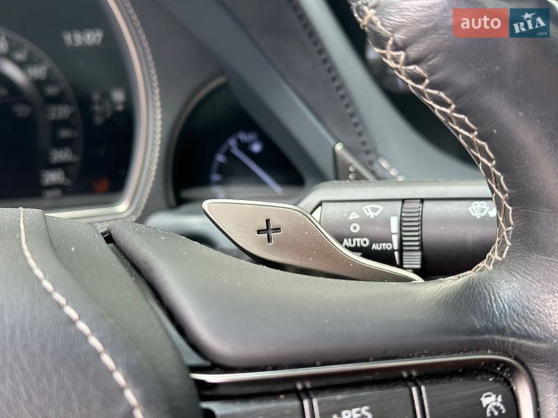 Седан Lexus LS 2018 в Киеве