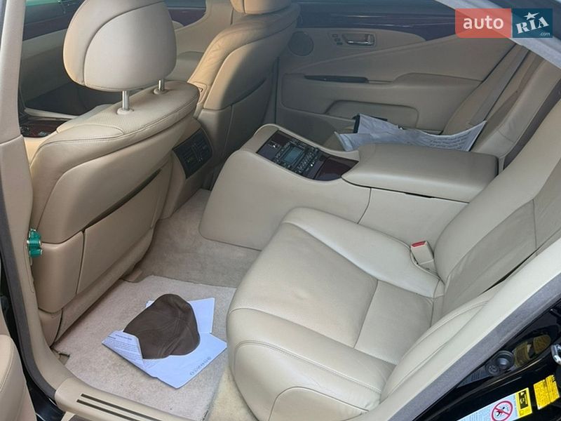 Седан Lexus LS 2007 в Луцке