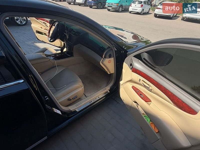Седан Lexus LS 2007 в Луцке