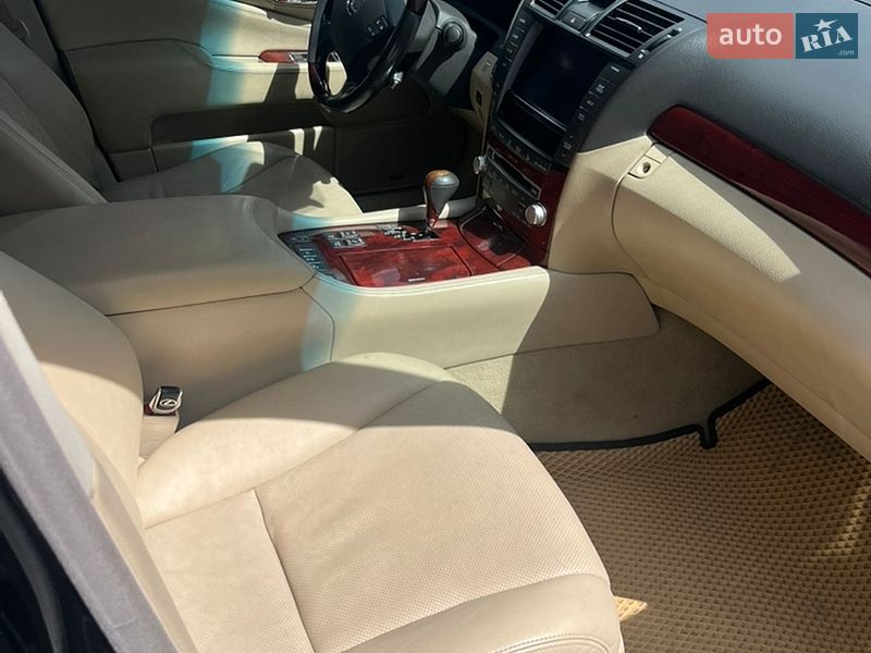 Седан Lexus LS 2011 в Миколаєві