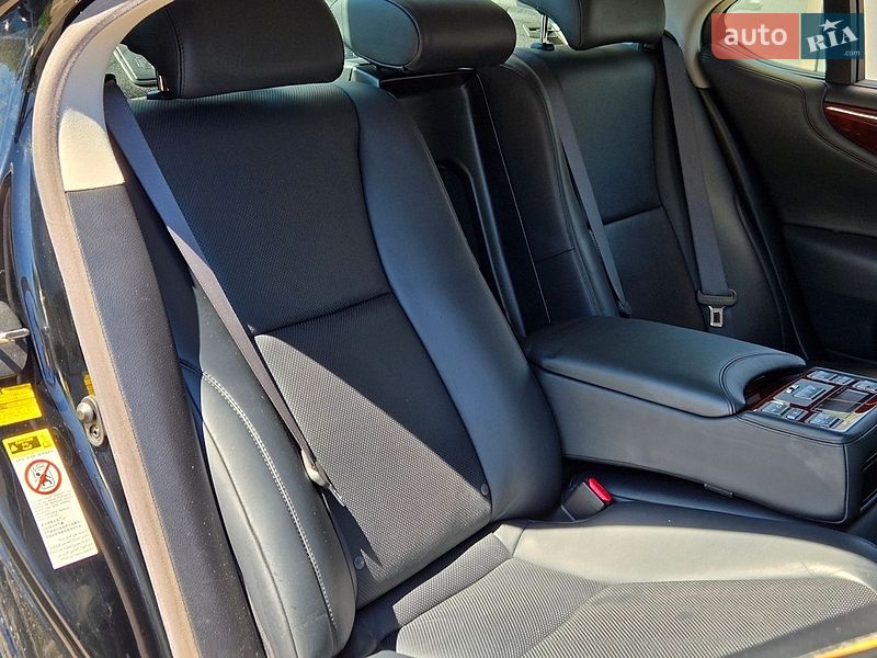 Седан Lexus LS 2007 в Киеве