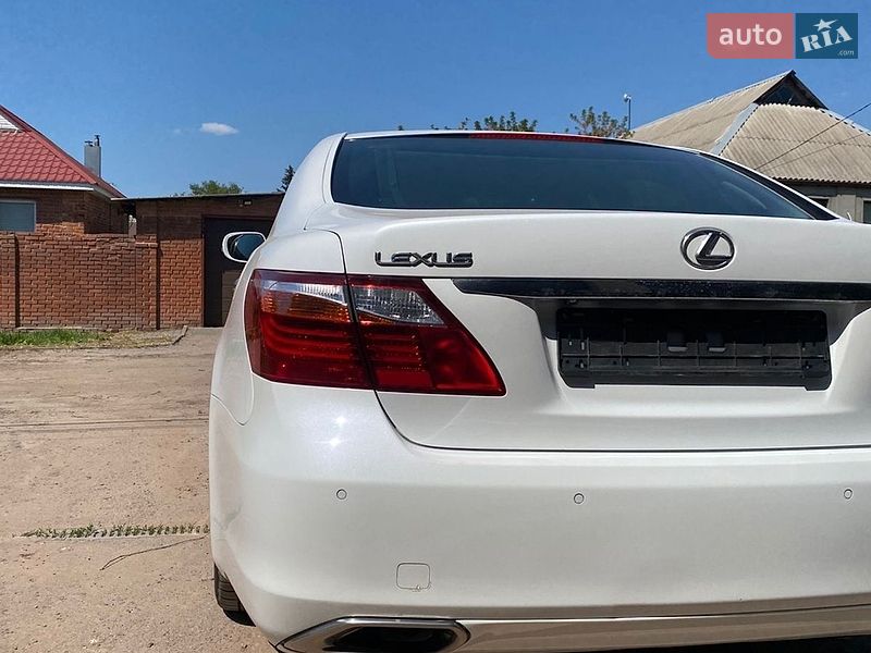 Седан Lexus LS 2011 в Харкові
