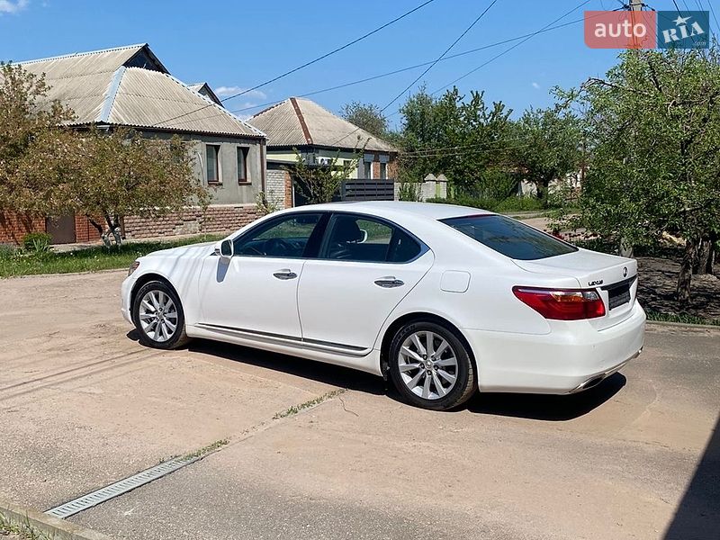 Седан Lexus LS 2011 в Харкові