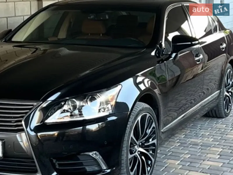 Lexus LS