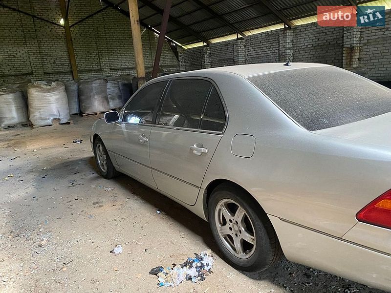 Lexus LS 2002
