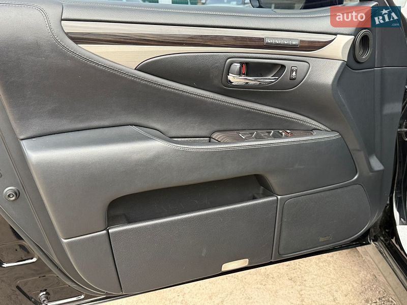 Седан Lexus LS 2013 в Рівному фото 44 Седан Lexus LS 2013 в Рівному