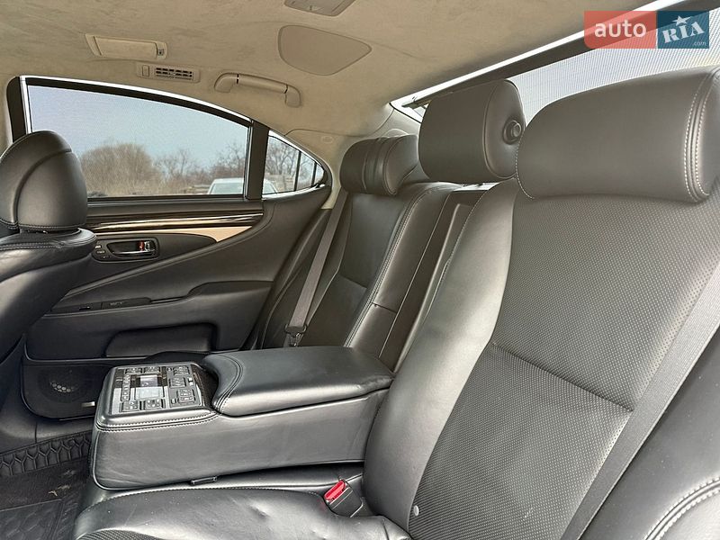 Седан Lexus LS 2013 в Рівному фото 51 Седан Lexus LS 2013 в Рівному