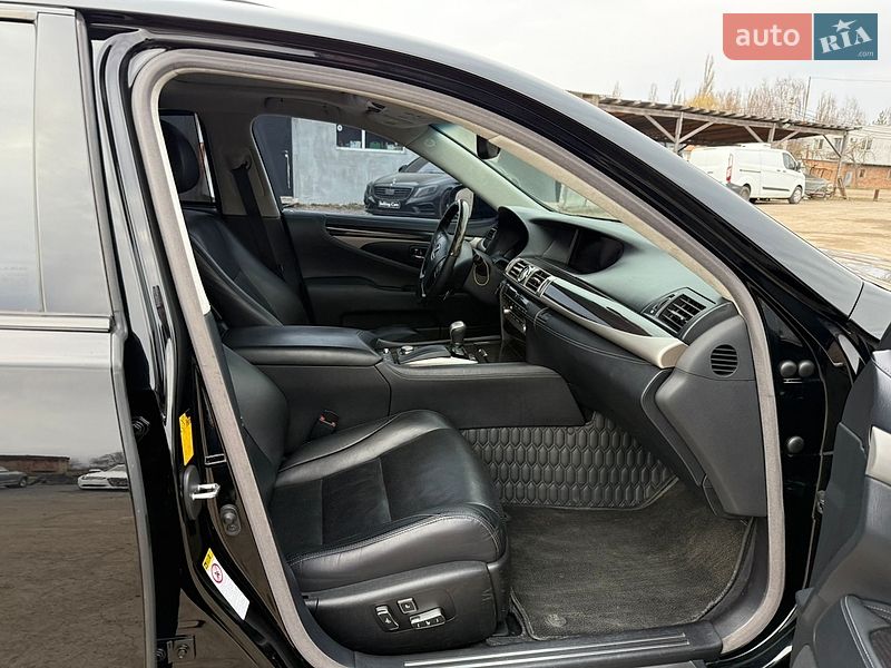 Седан Lexus LS 2013 в Рівному фото 59 Седан Lexus LS 2013 в Рівному