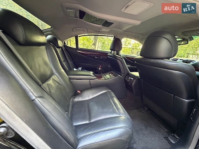 Седан Lexus LS 2007 в Дніпрі