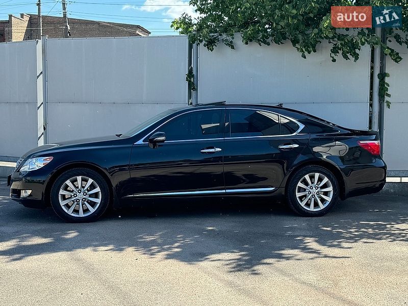Седан Lexus LS 2011 в Киеве