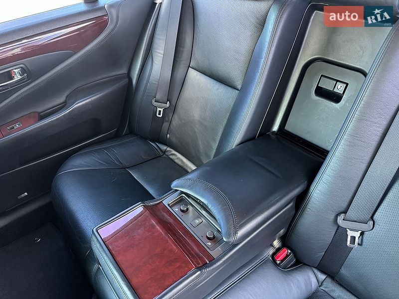 Седан Lexus LS 2011 в Киеве