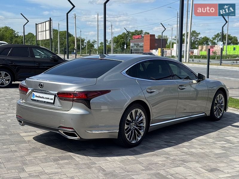 Седан Lexus LS 2022 в Рівному