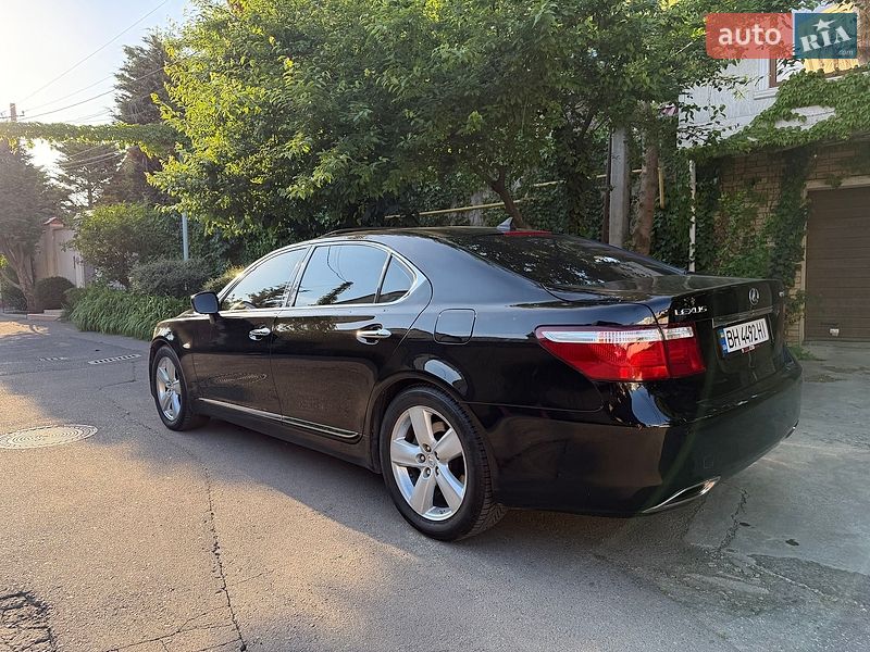 Седан Lexus LS 2008 в Одессе