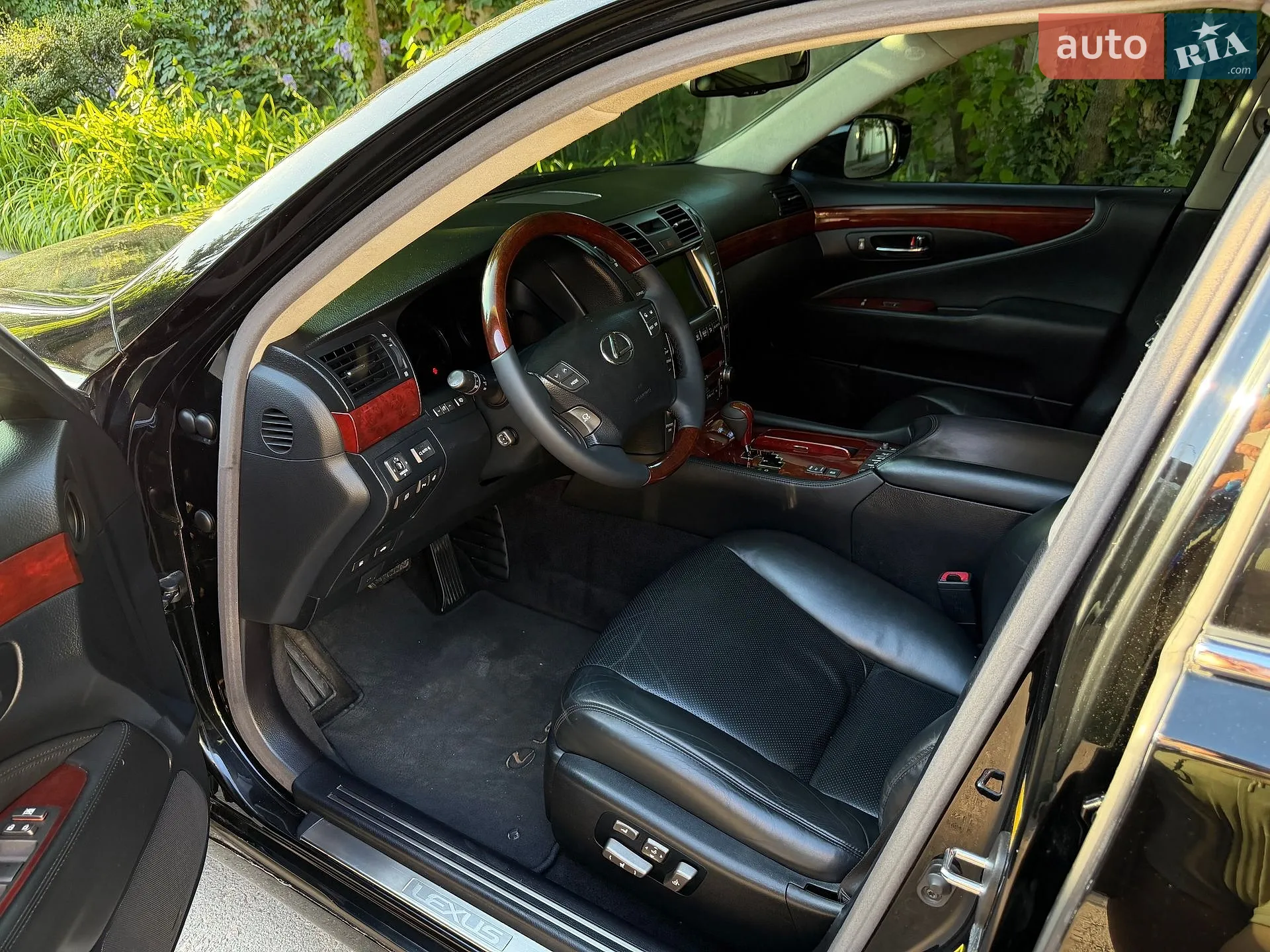 Lexus LS 2008 VIN JTHGL46F105032501 фото оголошення 8 з 16