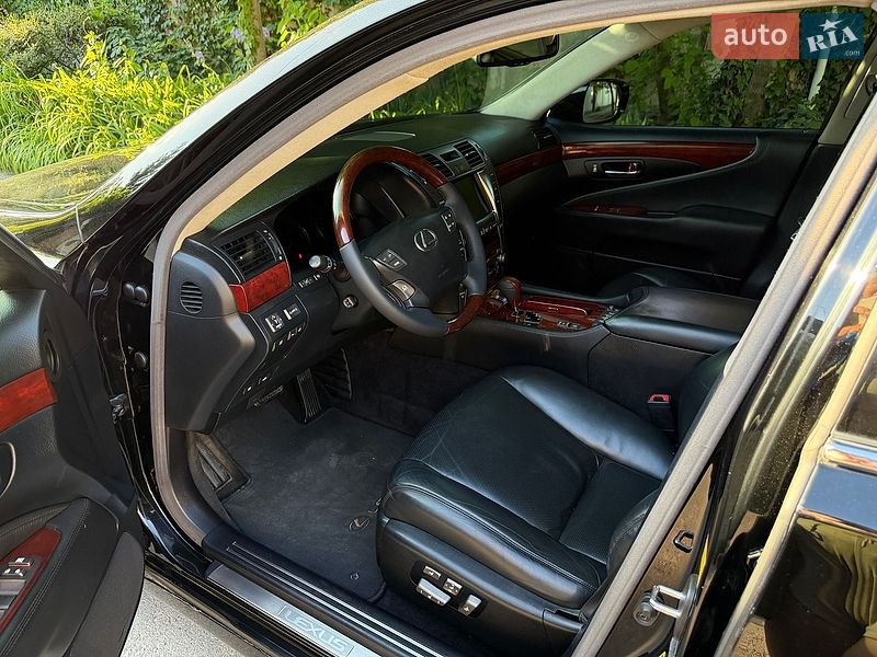 Седан Lexus LS 2008 в Одессе